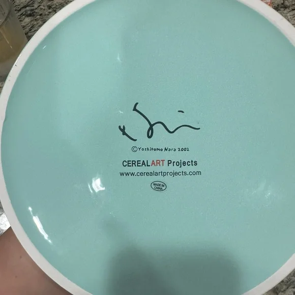 YOSHITOMO NARA “TOO YOUNG TO DIE” ASHTRAY-AUTHENTIC W/ ORIGINAL box - Picture 3 of 5